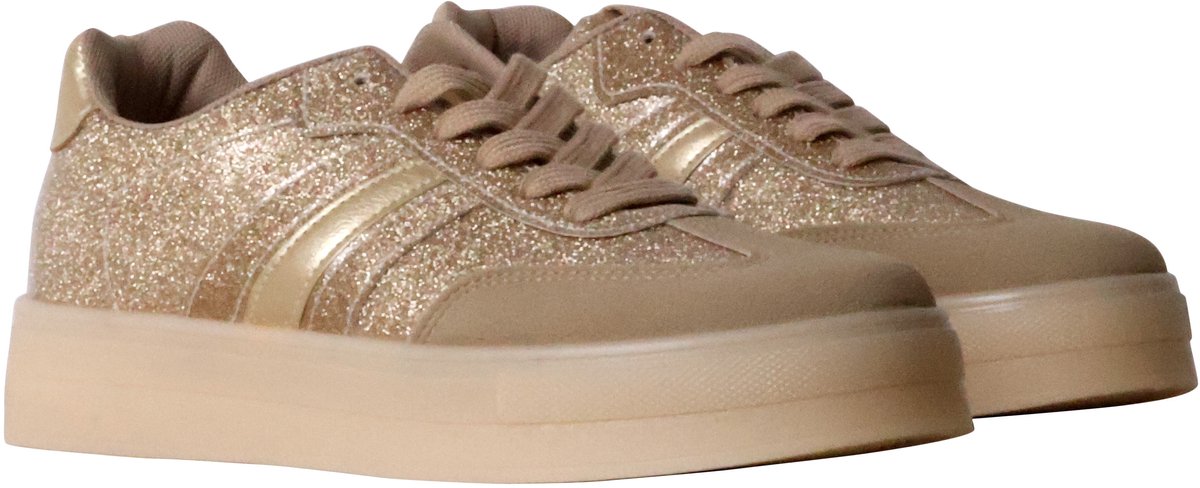 Lage sneakers met veters