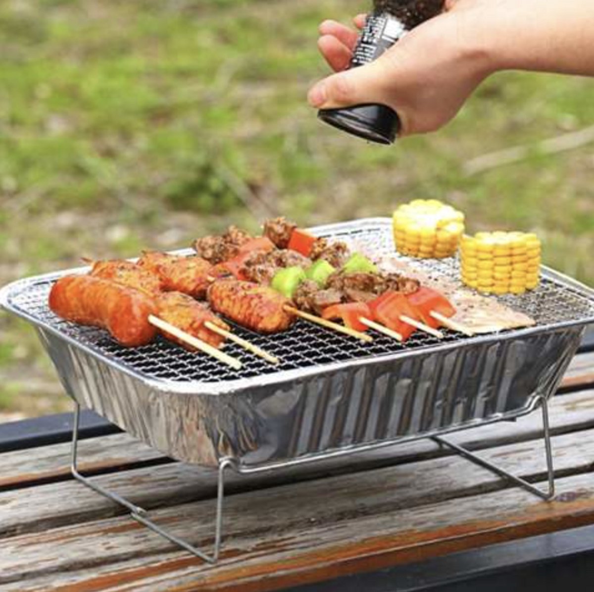 Wegwerpbarbecue instant - inclusief 600gr houtskool -25X31X5 CM
