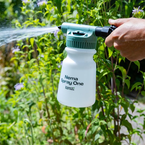 Nema Spray One - 1000 ml - Premium Aaltjesspuit voor het Uitzetten van Aaltjes - Nematodenspuit voor Grote Oppervlakken - Gelijkmatig Verdelen - Nematoden Sproeier voor Tuin en Gazon - Aaltjessproeier — afbeelding 2