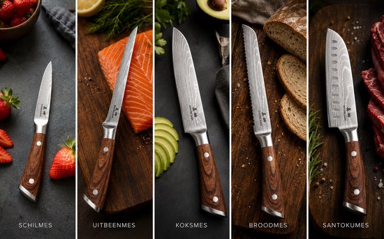 Ensemble de 5 couteaux de cuisine Damas avec manches en bois, à côté d'ingrédients : fraises, saumon, avocat, pain, viande.