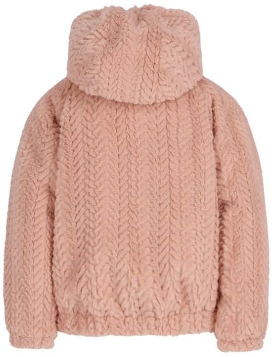 Roze teddy jas met kap en visgraatpatroon, zichtbaar van achteren.