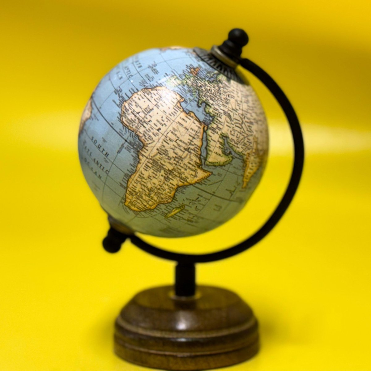 Solidchoice - Mini Antieke Globe met Houten Voet (8cm)