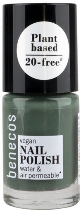 Benecos vegan nagellak in Sage Green. De fles is groen en heeft een zwart dopje met 'Plant based 20-free'.