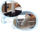 Illustratie van het De'Longhi waterfilter dat onder de kraan wordt gespoeld en in een tank wordt geplaatst.