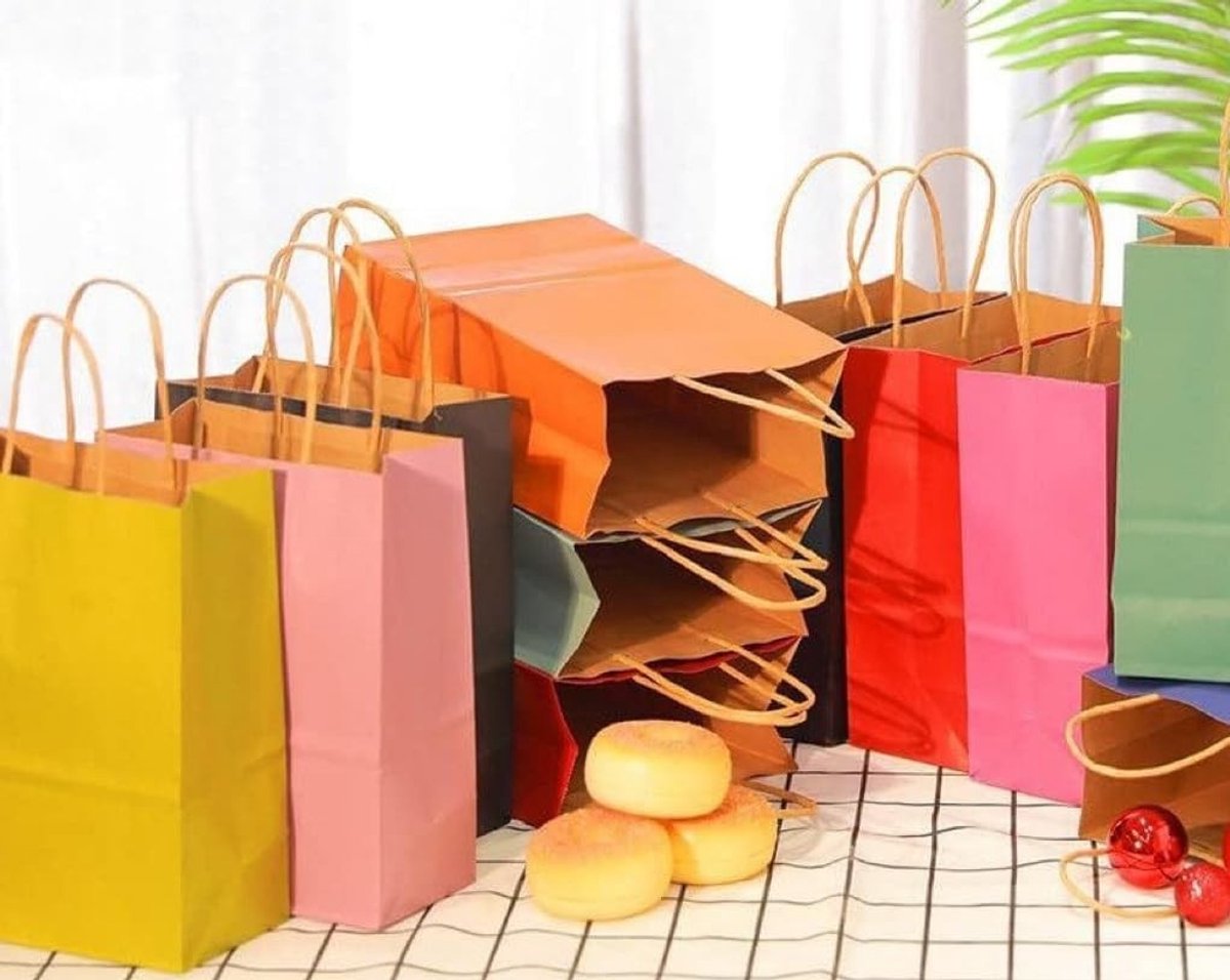 Set van 20 kleine kraft papieren tassen met handvatten (21 x 15 x 8 cm) - ideaal voor cadeaus, feesten, knutselen en opslag in 10 kleuren