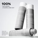 Drie flessen Paula's Choice Skin Perfecting 6% Mandelic Acid + 2% Lactic Acid Liquid Exfoliant, waarvan één liggend.