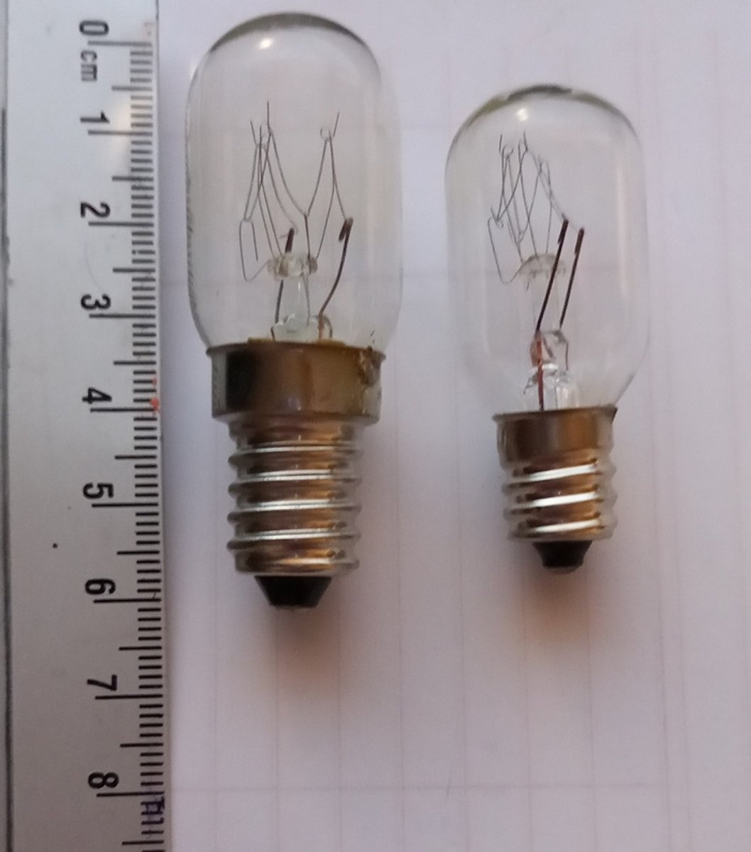 Milward Naaimachine lamp schroef 22mm 15w (LET OP: OOK IN 20 MM VERKRIJGBAAR)