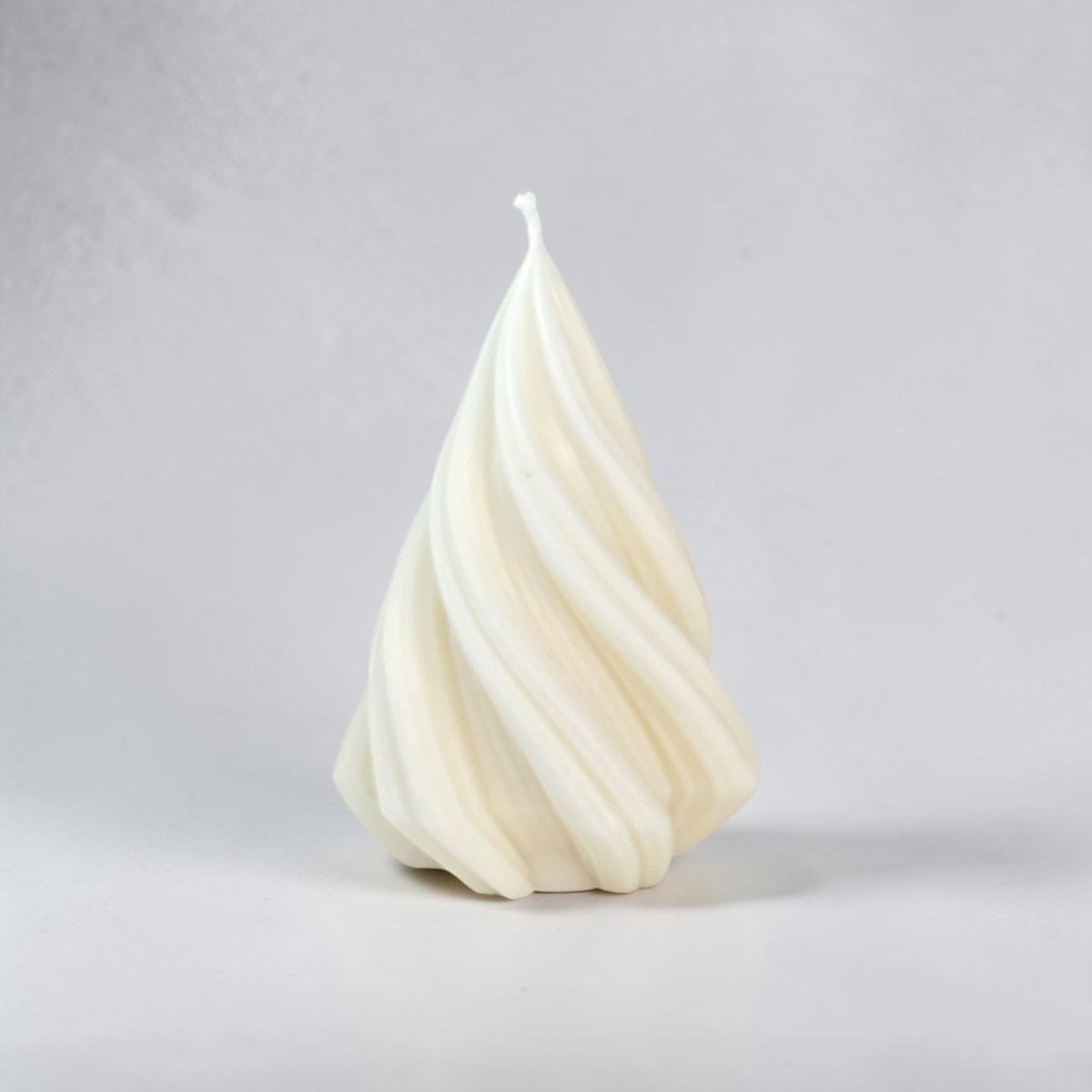 Bam Decoratieve Kerstboomkaars Swirl Small – 9 x 6 cm – Set van 2 – Geurloos – Handgemaakt naturel