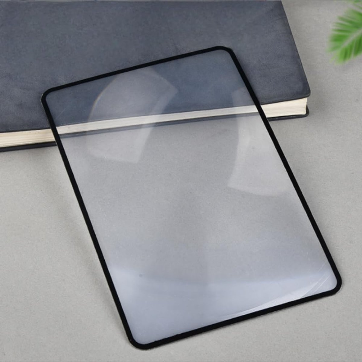 Set van 2-5x Paginavergrootglas: Een lichtgewicht, platte optische Fresnel-lens van kunststof — met een handig ontwerp op kaartformaat (12 cm x 18 cm) — ideaal voor senioren die kleine lettertjes, kaarten, boeken, bijbels,