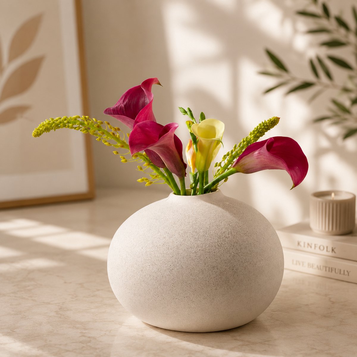 Keramische Vaas Wit - Handgemaakte Bolvormige Bloemenvaas met Zandtextuur en Waterdichte Binnenkant - Decoratieve Vaas voor Tafeldecoratie, Woonkamer en Kantoor
