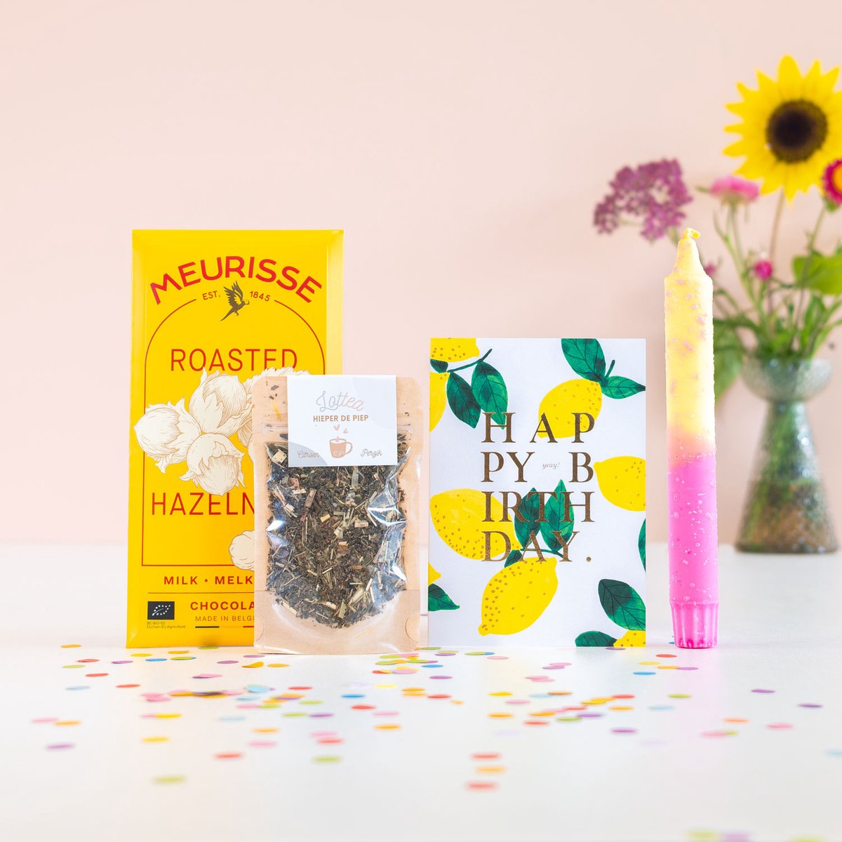 Brievenbus Cadeau Verjaardag - Confetti Cadeau - Cadeaupakket voor vriendin - Verjaardag Cadeau - Verjaardagskaart - Happy Birthday Kaart - Brievenbuspakket Brievenbuscadeau - Cadeau Collega - Brievenbuscadeau Verjaardag - Verjaardagscadeau - Jarig