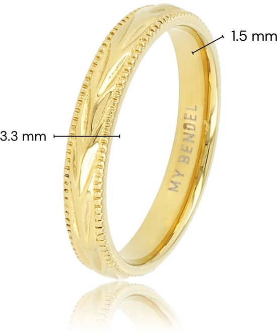 Gouden ring van 3,3 mm breed met een subtiel bladmotief aan de zijkanten en een gegraveerde 'MY BENDEL' tekst aan de binnenkant.