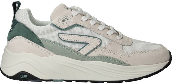 Licht beige sneaker met off-white en groene accenten. Logo 'HUB' op de tong.