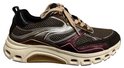 Bruine Gabor Rollingsoft sneaker met beige veters, gouden en bordeauxrode accenten en mesh.