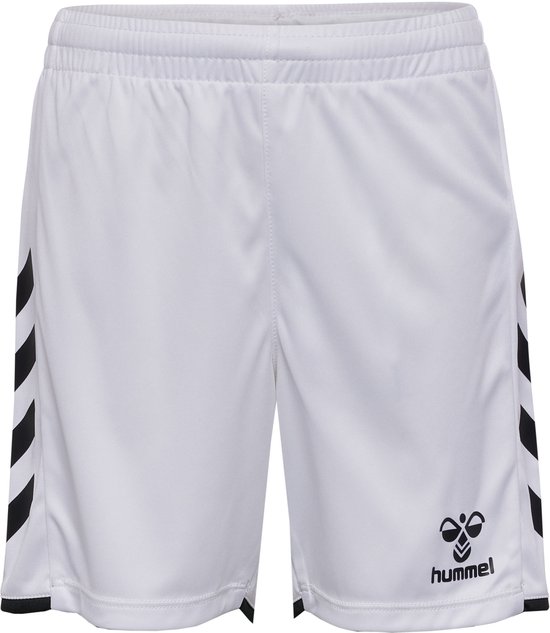 Witte Hummel shorts met zwarte strepen op de zijkanten en een zwart merklogo.