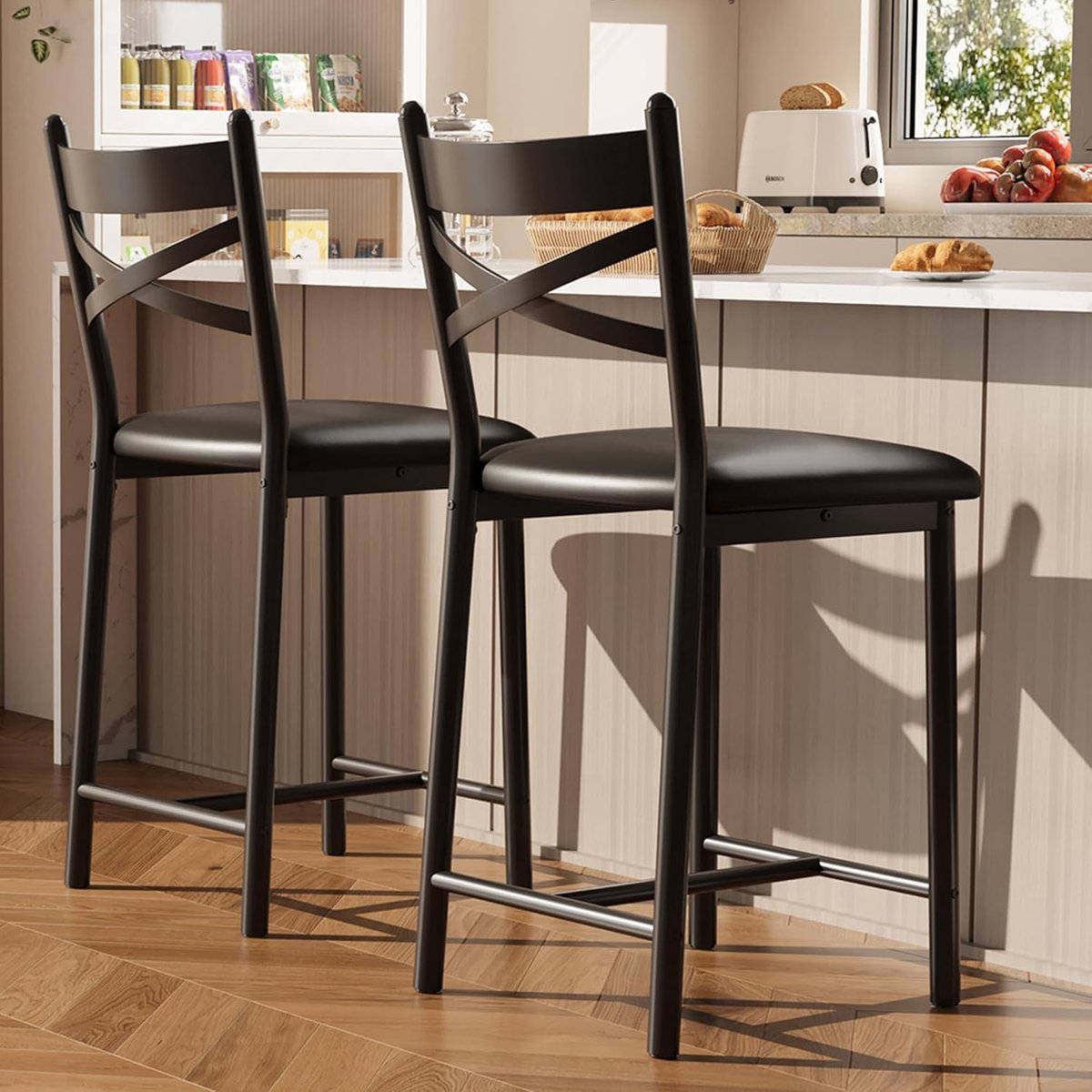 Moderne set barstoelen – gestoffeerde stoelen voor aanrecht hoogte met rugleuning en dikke PU-leder zitting, robuust zwaar belastbaar metalen frame, geschikt voor keukeneiland, eetkamer, bistro en restaurant, vintage zwart en goud