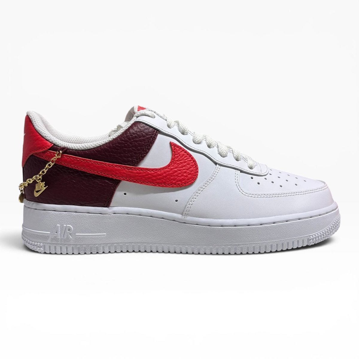 Nike Air Force 1 ’07 Crimson Charm Sneakers – Dames Rood