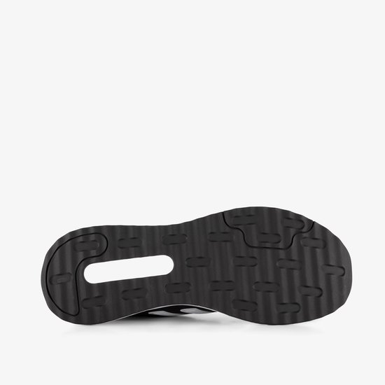 Zool van een zwarte Adidas sneaker met profiel.