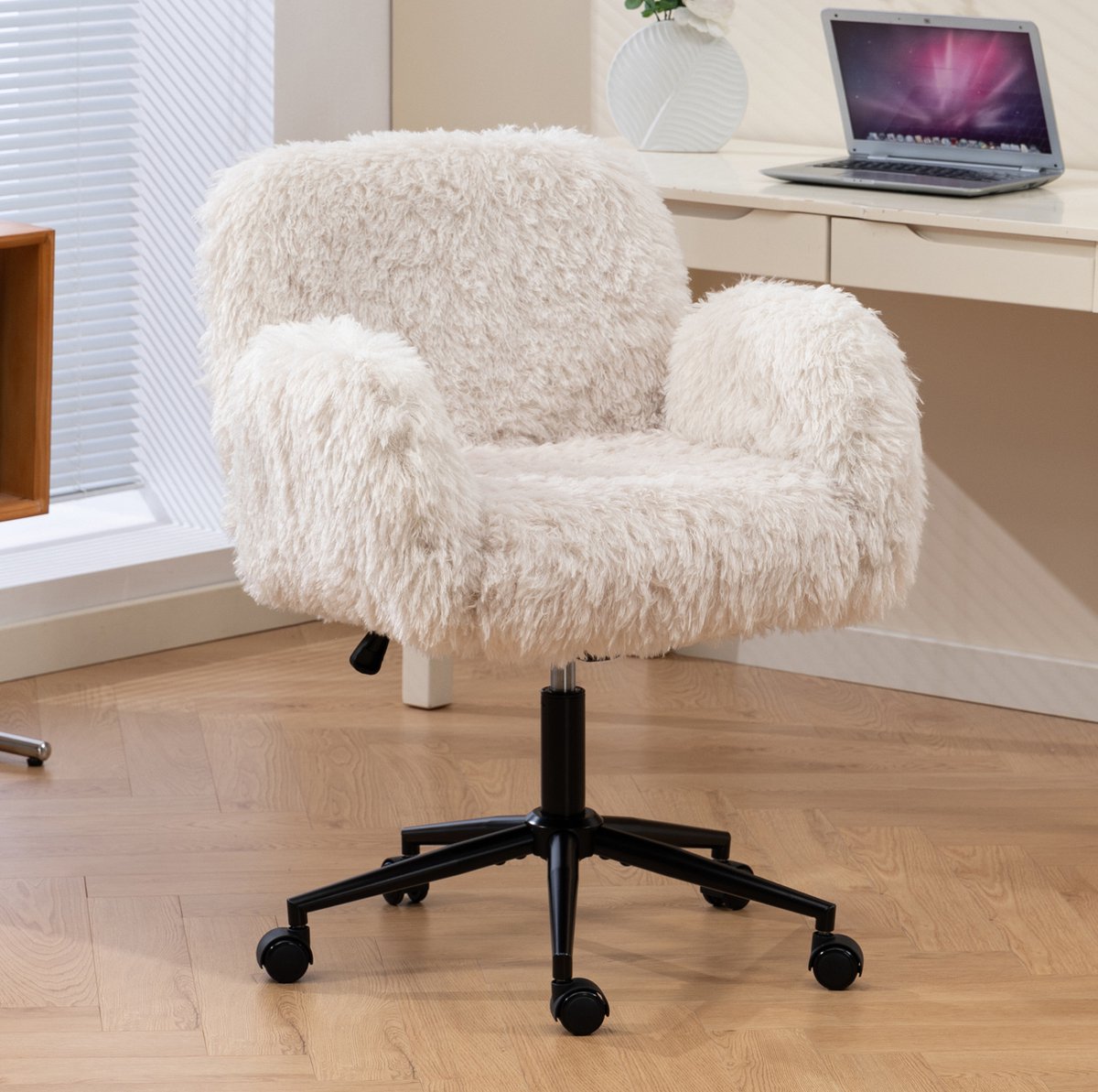 FloraGrace Bureaustoel Met Wollen Fleece - Verstelbare Armleuningen En Wielen - Draaibaar En Ergonomisch - Voor Homeoffice En Make-uptafel - Beige