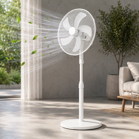 Detailfoto van de Kinzo staande ventilator met beschermrooster en 5 rotorbladen