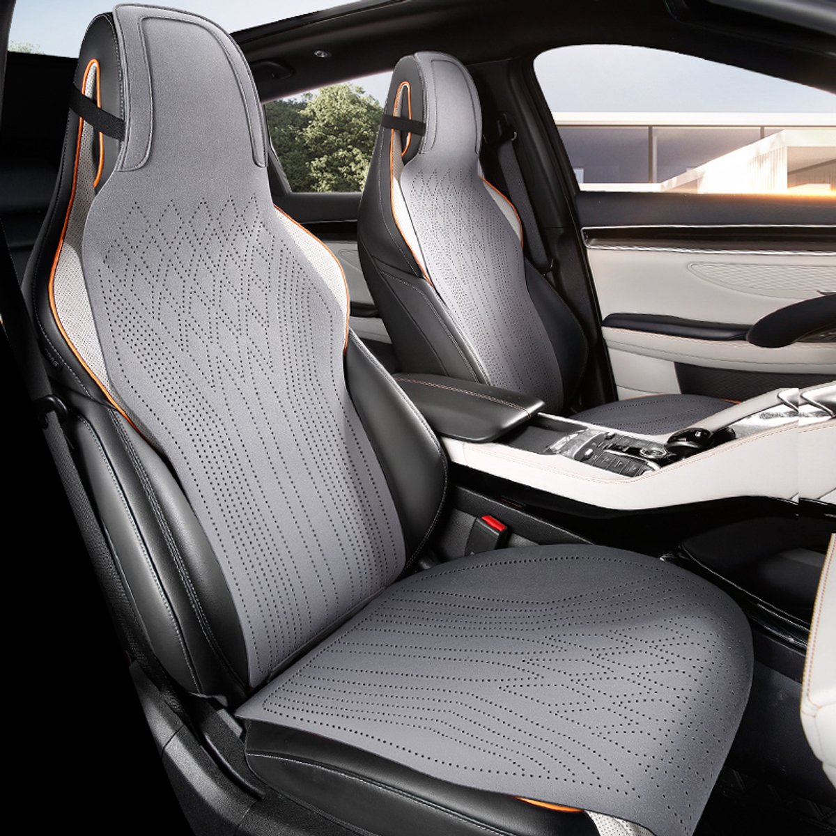 AIM Autostoelbeschermer – Luxe PU Imitatieleer Zit- en Rugkussen - Set van 2 – Universele Pasvorm – Airbag Compatibel - M11 - lichtgrijs