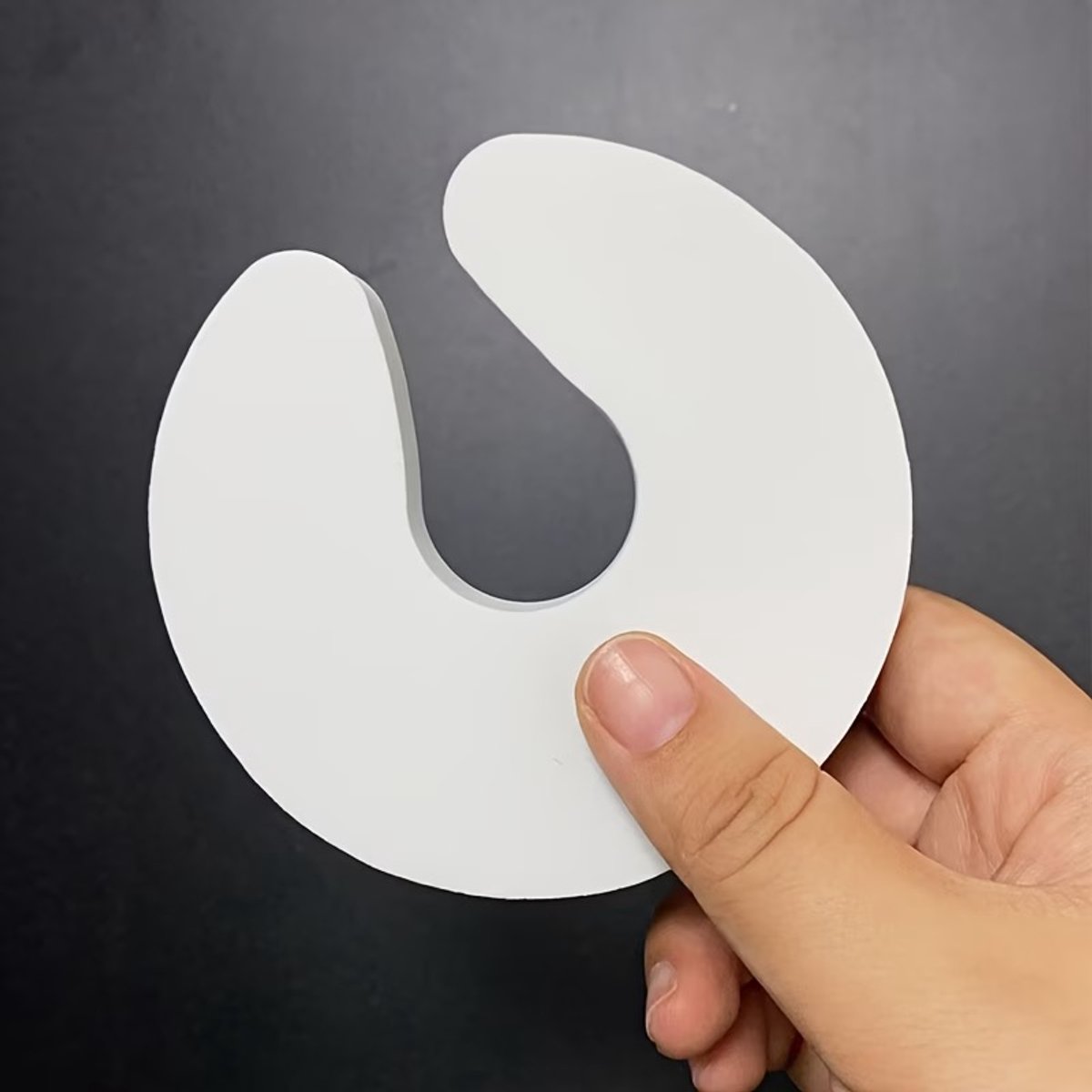 Foam Deurstopper Wit – Baby Veiligheid & Vingerbeschermer – Flexibele Deurbuffer voor Kinderen en Huisdieren – C-Vorm Schuimrubber 6 stuks