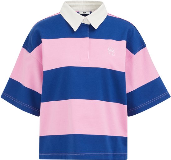 Polo classique à manches courtes rayé bleu et rose, col blanc et logo brodé sur la poitrine.