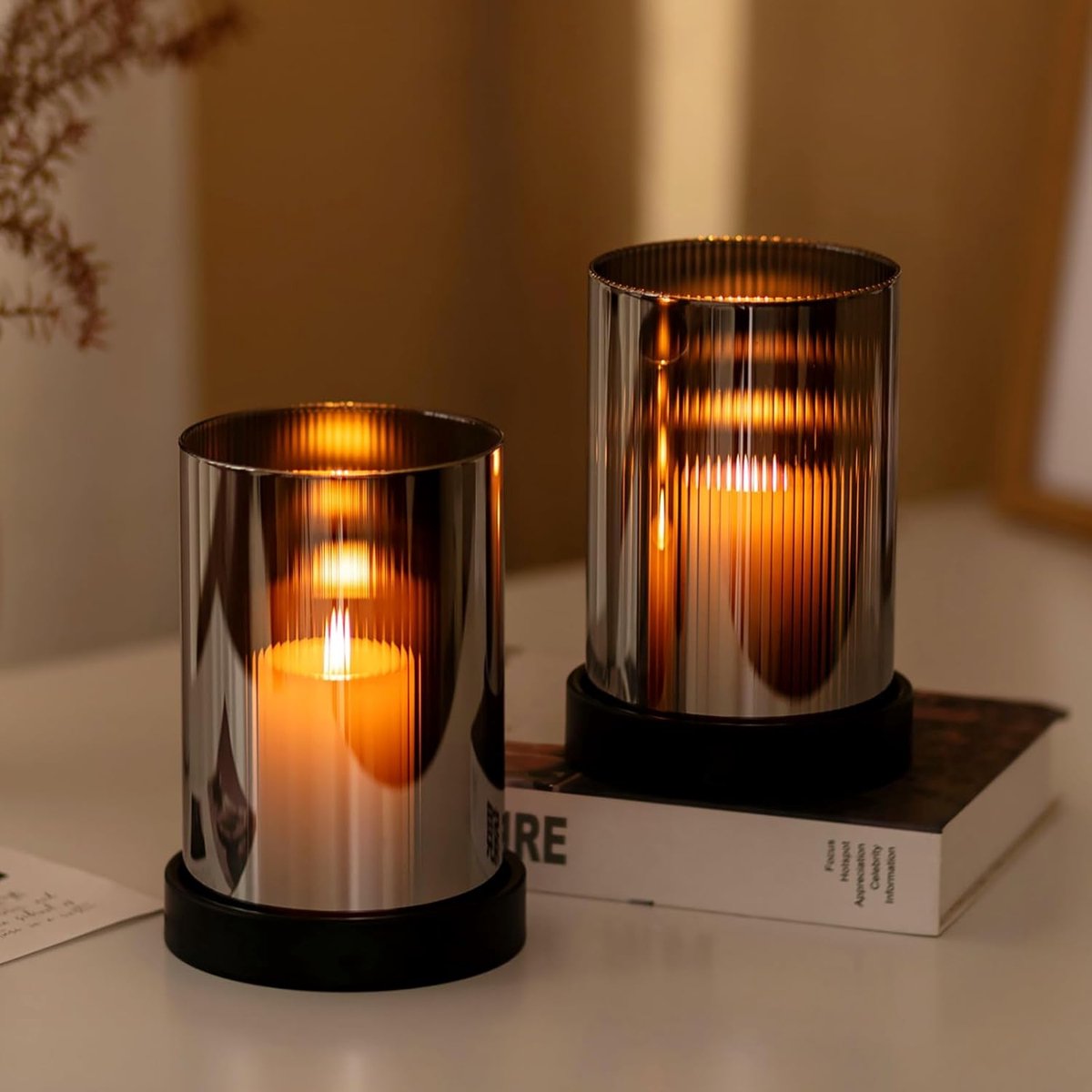 SnelShoppen - Glasseam Pillar Candle Holder Set van 2 - Ribbed Glass Cylinder met Zwarte Metalen Kaarsenplateau voor Woonkamer Decoratie, Minimalistis