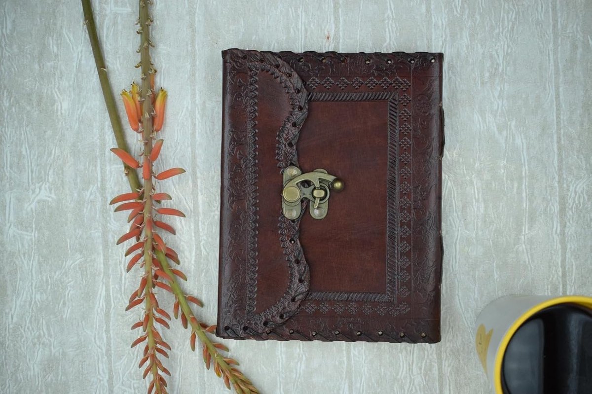 SnelShoppen - Luxe C-Lock Leer Journal A5 - 6x8 Inch Notitieboek - Handgemaakt Bruin Kladboek met Sluiting - Perfect voor Notities, Journaling en Crea