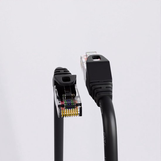 Qost - CAT6 internetkabel - CCA / UTP - 10 Gbps / 250 MHz - RJ45 Connectoren - Patchkabel / Netwerkkabel - 1 meter - Zwart