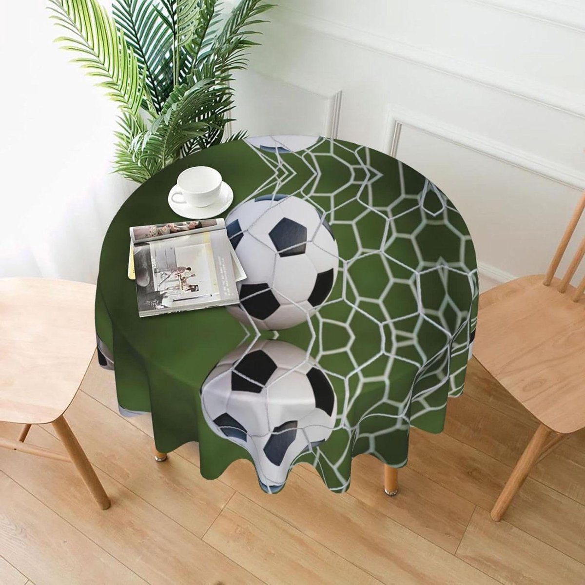 Voetbal Tafelkleed - Rondehoes - Feestelijke Decoratie - Waterdicht en Kreukvrij - 152 cm - Zwart