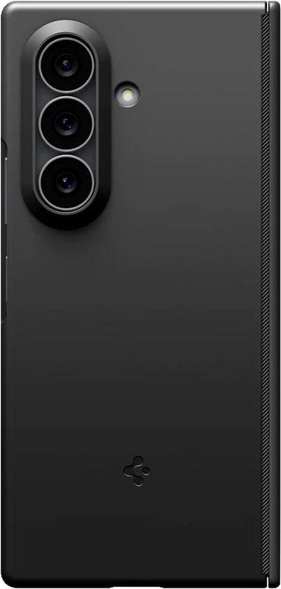 Zwarte Spigen Air Fit Pro MagFit hoes voor Samsung Galaxy Z Fold, met een drievoudige camera en een logo.