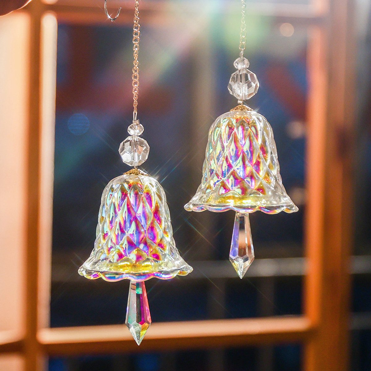 Windgong - Klokvormig Windgong - Wind Chimes - Windgong hanger - Tuin decoratie - Kristal Glanzende - Windgong Duivenverjager - Reflecterend Holografisch Vogelverjager - Glas - Voor Balkon Tuin Vijver-2stuks - Iriserend