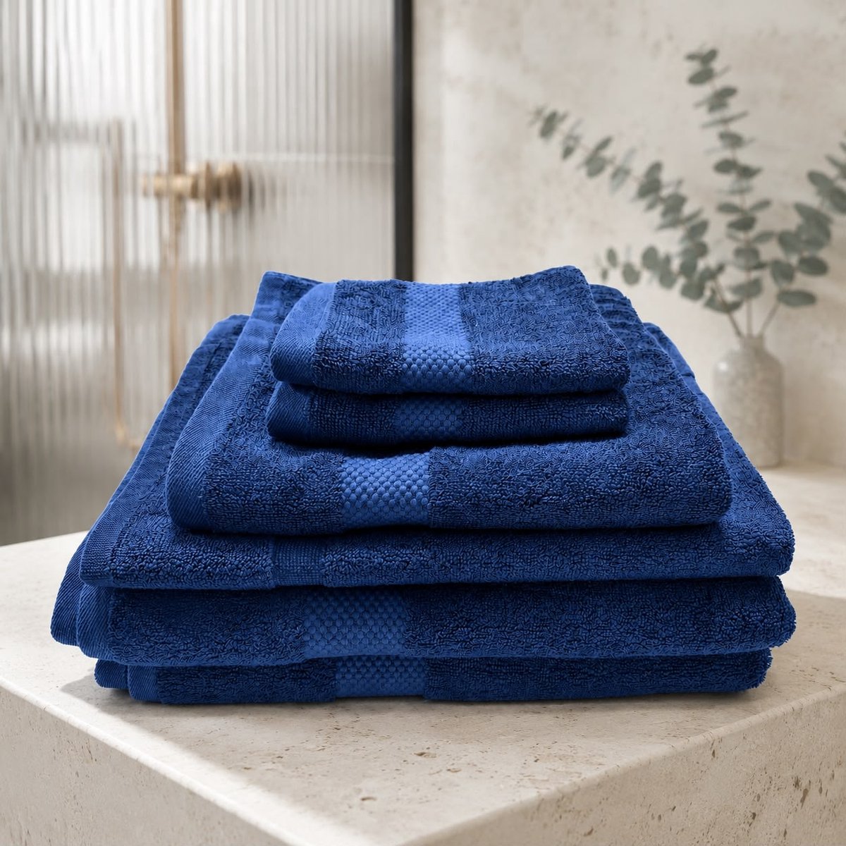 The Linen Room Badkamerset – 6-delig met Badmat – Saunahanddoek, Douchehanddoek, Handdoek & 2 Gastendoekjes – 100% Katoen – Dubbelgetwijnd 20/2 Garen – OEKO-TEX® – Donkerblauw