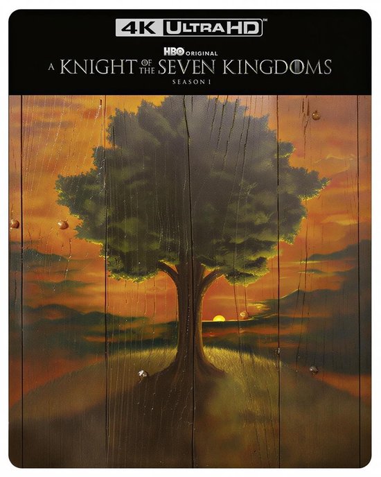 4K Ultra HD Steelbook van A Knight of the Seven Kingdoms Seizoen 1 met een boom en zonsondergang op houten achtergrond.