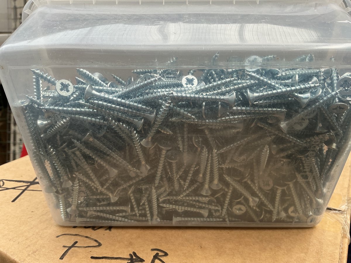Voordeelbak Spaanplaatschroeven. Platkop-Kruiskop-PZD-2. Verzinkt 4.0 x 30 mm. lang. 600 Houtscroeven. Deltafix-Technifix.