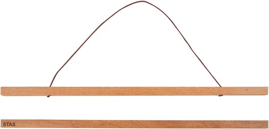 Cintre d'affiche en bois avec cordon en cuir et logo STAS.