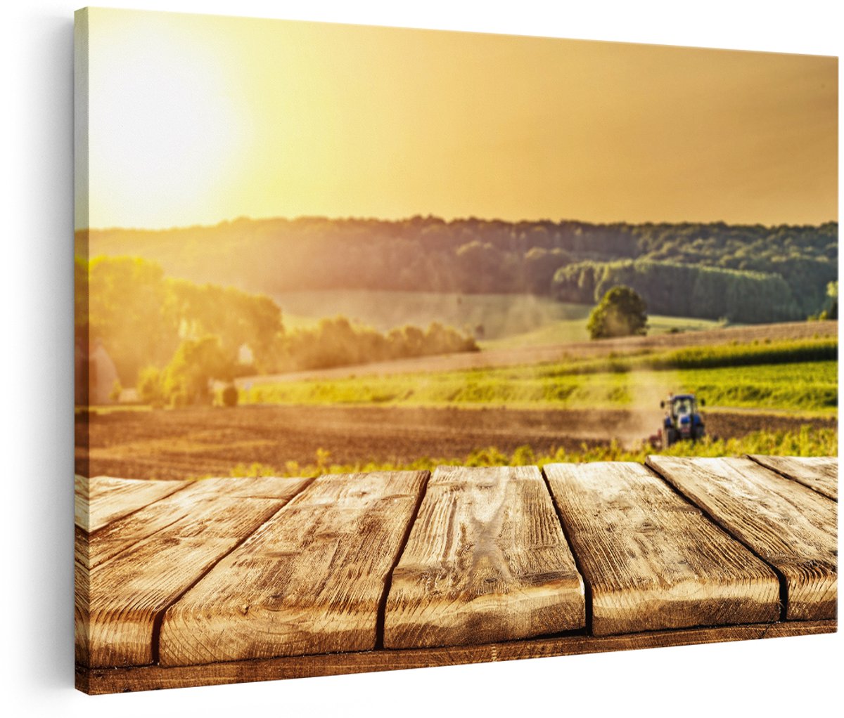 Artaza Canvas Schilderij Tractor in het Veld met Houten Planken - 150x100 cm - Groot - Foto Op Canvas - Wanddecoratie Woonkamer
