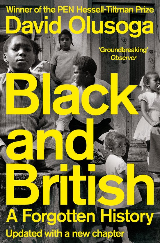 Boekhoes met de titel 'Black and British', met op de voorgrond een groep zwarte kinderen op een trap. David Olusoga is de auteur.