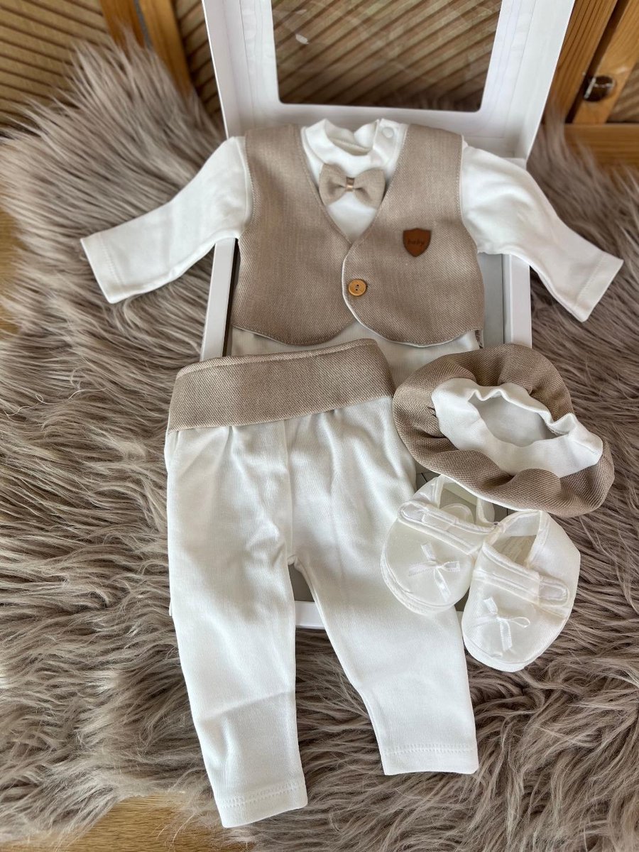 4 delige set- Baby pak - jongenskostuum baby -dooppakje- doopschoentjes-kraamcadeau-new born-bruiloft-fotoshoot-babyshower-doopsel-maat 56/62 vanaf geboorte tem 3 maanden- katoen-donkerbeige kleur