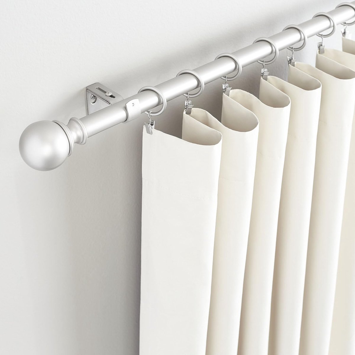 Stevige en verstelbare muurhaken voor 2,5 cm (1 inch) roeden, Set van 2, Zilverkleurig