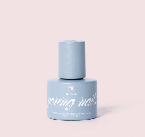 Young Nails gel polish flesje in lichtblauw met witte tekst.
