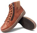 Cognac leren hoge veterschoen met ritssluiting en beige gebreide voering, zijkant en zool zichtbaar.
