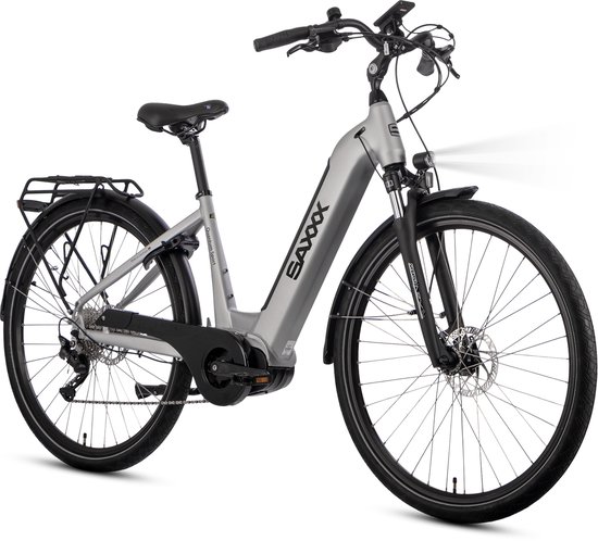 SAXXX 28 inch Stads E-bike - 250W Middenmotor - 95% Vooraf Geassembleerd - 36V 540Wh Geïntegreerde Uitneembare Accu - Tot 100km Actieradius - SHIMANO Deore 10 Versnellingen - Hydraulische Schijfremmen - SR SUNTOUR Verende Voorvork
