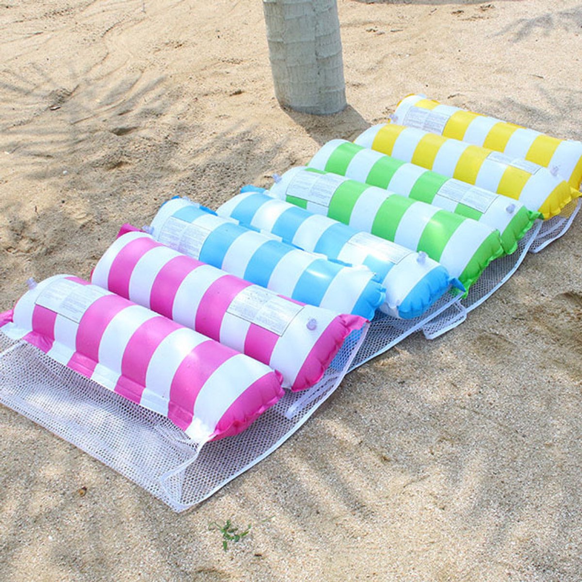 Opblaasbaar zwembed - Drijvend bed - Strandstoel - Watermatras - Waterhangmat - Opvouwbaar - Inclusief luchtpomp, kan tot 200 kg dragen - 125 x 70 cm - Geschikt voor zwembaden, stranden en meren - Geel – foto 7