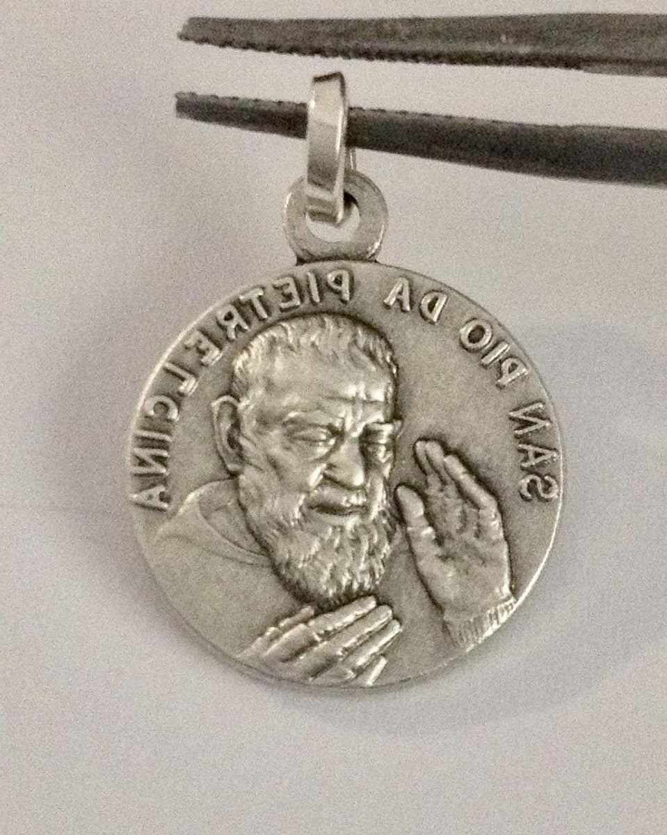 Zilveren Medaillon - Religieuze hanger - Persoonlijke devotie - Hoog reliëf ontwerp - 4.5 x 3.9 cm - Zilver