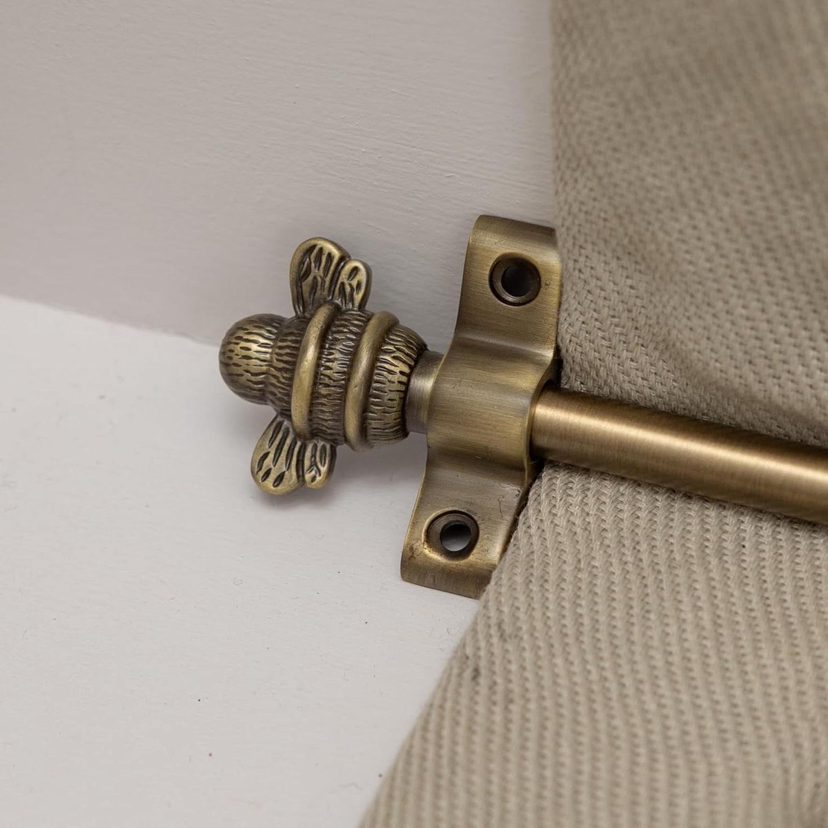 Trapstangen met Bijen - Tapijtlopers Stangen - Trapdecoratie - Unieke Hommel Eindstukken - 72.5 cm - Antiek Messing