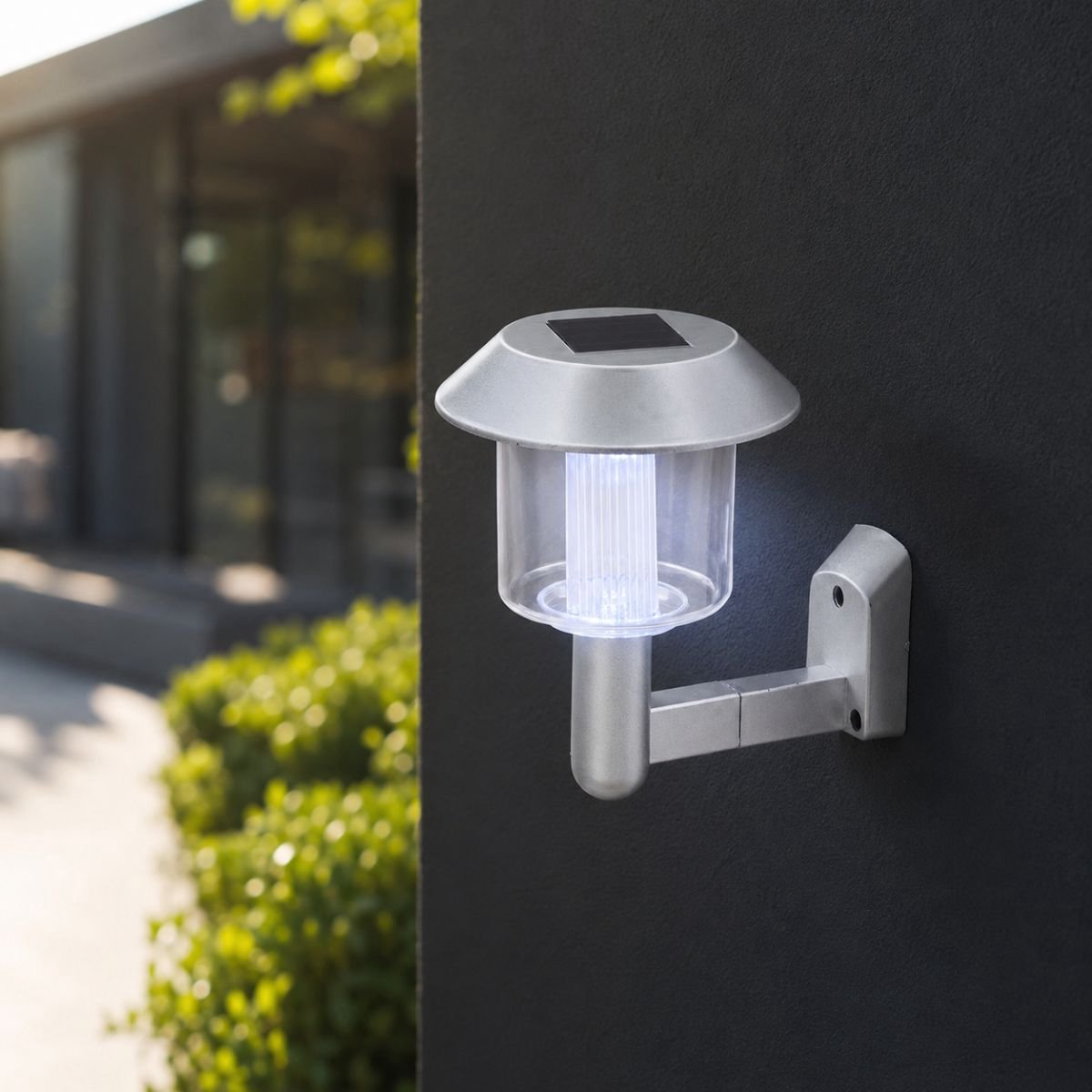 Grundig Solar Wandlamp - Zonne lamp voor buiten met automatische verlichting - Solar muurlamp met 6-8 uur brandduur en cool white licht - 13.5 x 9 x 12 cm