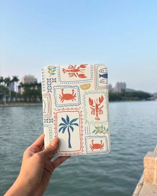 Lunso Geschikt voor Kobo Libra Colour hoesje (7 inch) - Vegan Saffiano Leren Sleep Cover - Riviera Postcards van Merkloos — afbeelding 2