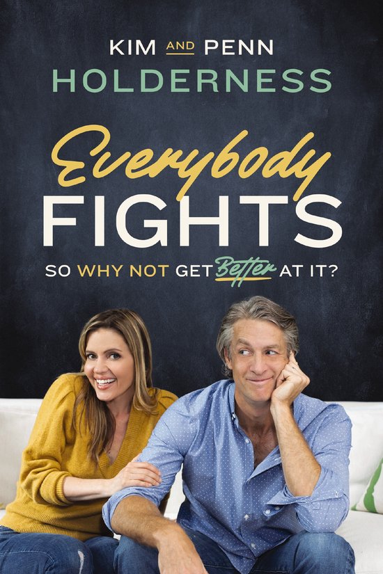 Kim en Penn Holderness, auteurs van 'Everybody Fights: So Why Not Get Better At It?', poseren voor de camera.